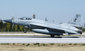 放弃枭龙后，阿根廷迎来首批F16！价格之低，让人难以想象