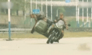 解放军也玩杂技摩托车？印度：论载人能力中国落后我10年